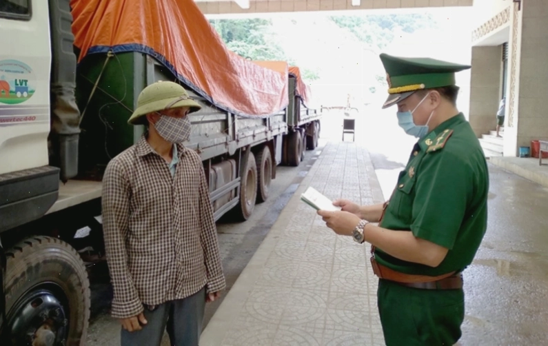 Mùa vụ nông sản gây áp lực lên hệ thống thông quan biên giới