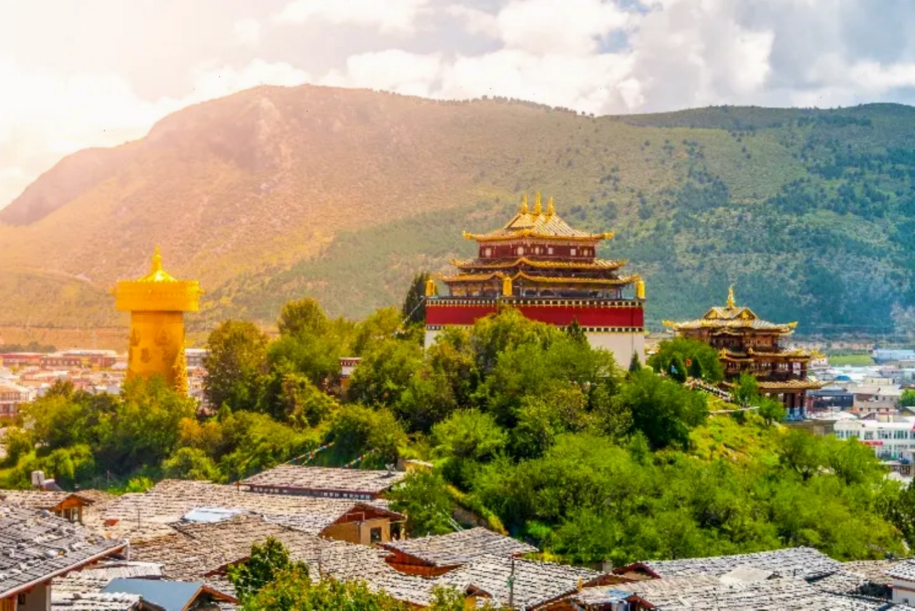 Nét đẹp cổ kính tại phố cổ Lệ Giang, Vân Nam với những con kênh và cây cầu đá