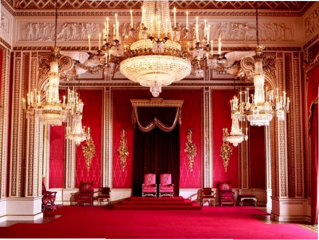 Ngai vàng của Nữ hoàng Elizabeth II tại phòng Thiết Triều