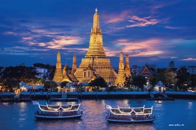 Ngắm cảnh sông Chao Phraya từ thuyền du lịch