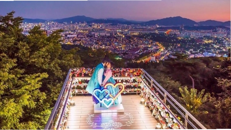 Ngắm toàn cảnh Seoul từ đỉnh tháp Namsan