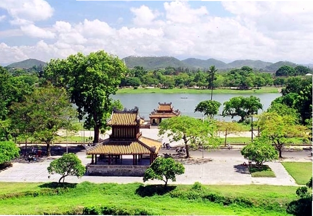 Nghinh Lương Đình và Phu Văn Lâu Huế trên tờ tiền 50.000 đồng