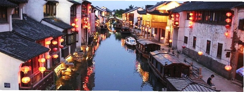 Ngõ Hutong yên bình về đêm
