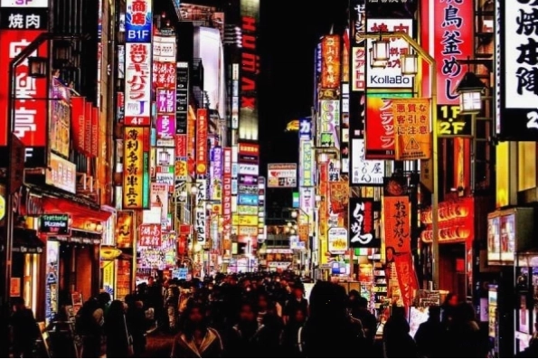 Nhà hàng Shinjuku lung linh về đêm
