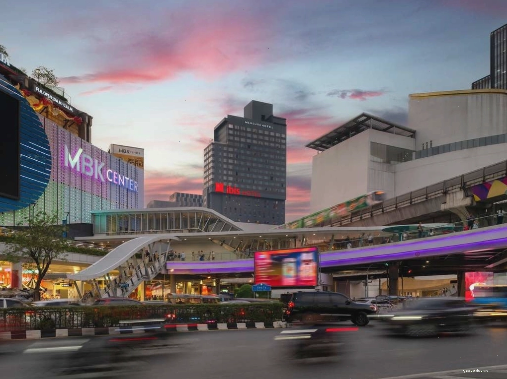 Nhà hàng Square phục vụ ẩm thực quốc tế