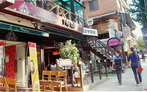 Nhà Hanok truyền thống ở Buam-dong, Seoul với sân vườn và kiến trúc cổ kính
