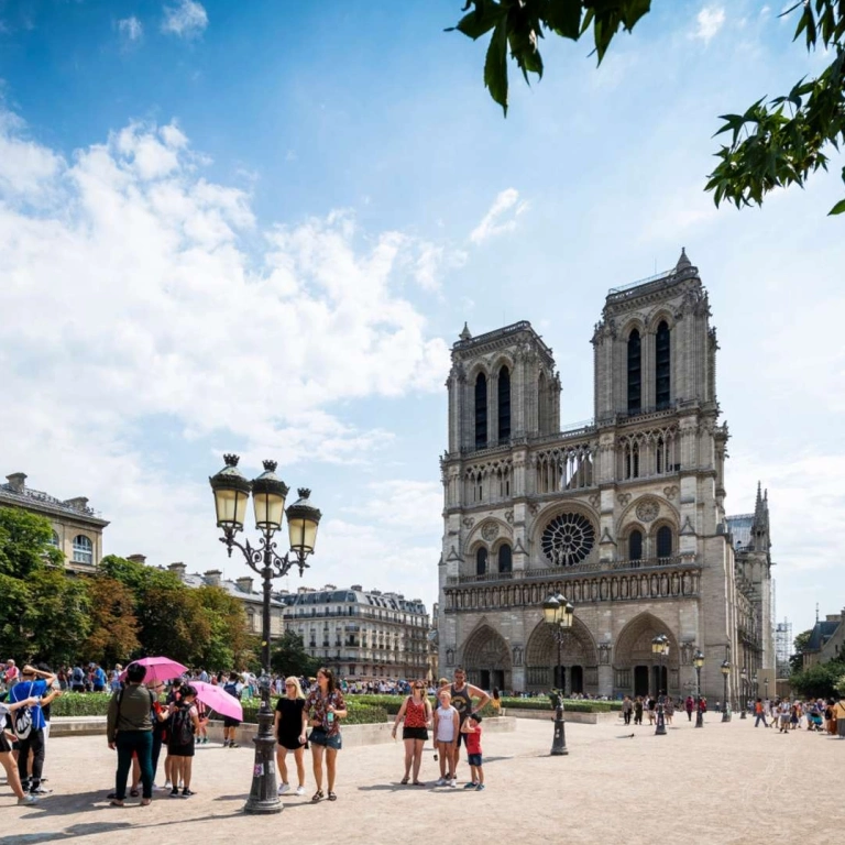 Nhà thờ Đức Bà Paris: Hành trình kiến trúc và lịch sử 850 năm