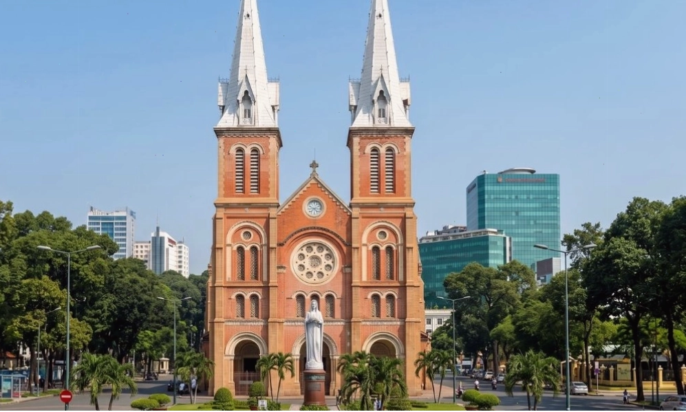 Nhà thờ Đức Bà Sài Gòn, công trình kiến trúc Pháp nổi tiếng tại Quận 1, TP.HCM