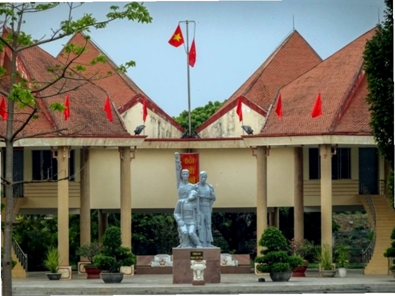 Nhà thờ Gỗ Kon Tum với kiến trúc độc đáo