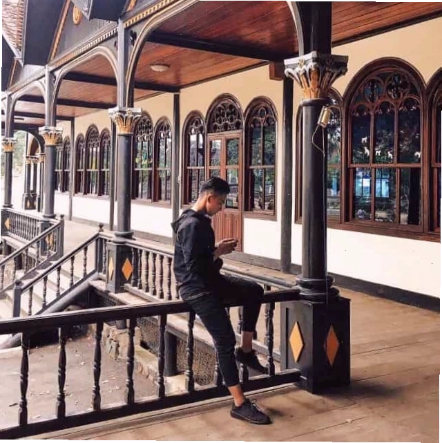 Nhà thờ gỗ Kon Tum với kiến trúc độc đáo