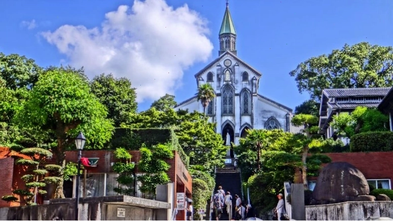 Nhà thờ Oura với kiến trúc Gothic cổ kính