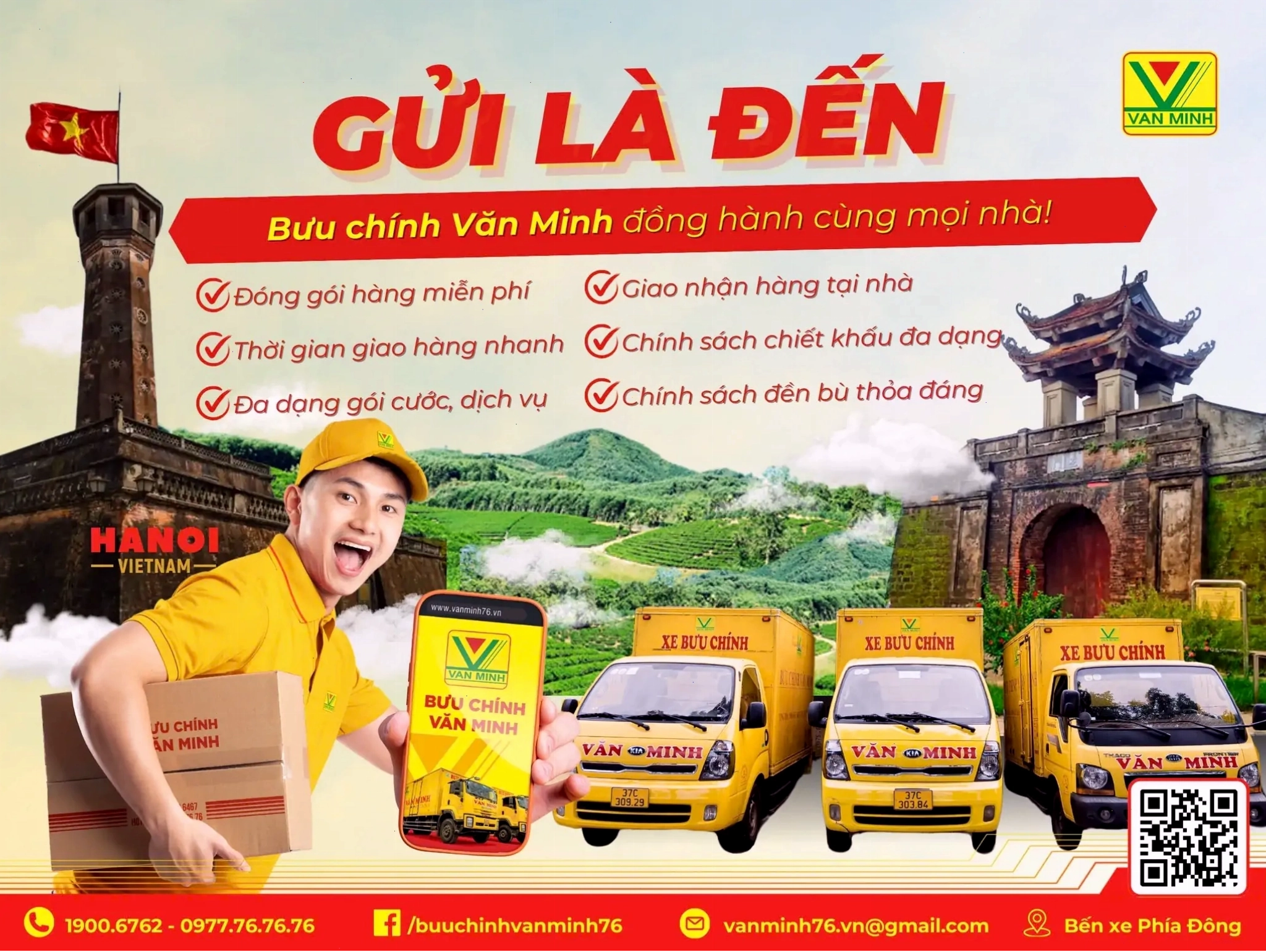 Nhân viên Bưu chính Văn Minh đang thu gom hàng hóa tại nhà khách hàng