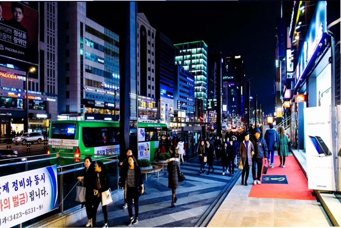 Những con phố nhộn nhịp và quyến rũ tại Seoul