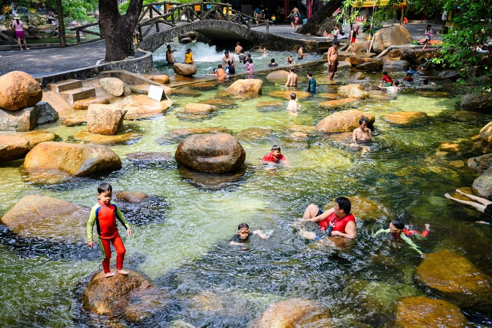 Những góc chụp ảnh đẹp giúp chuyến đi Thủy Châu thêm nhiều kỷ niệm.
