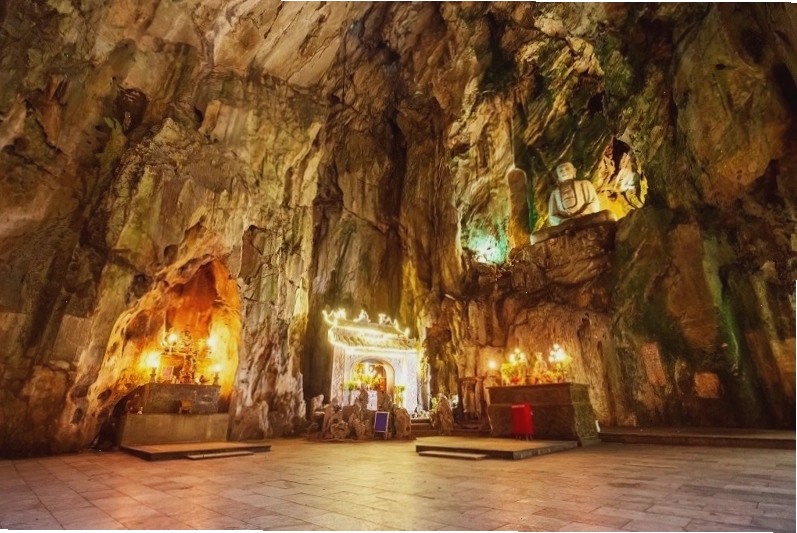 Những khối đá vôi trên ngọn Kim Sơn, Ngũ Hành Sơn