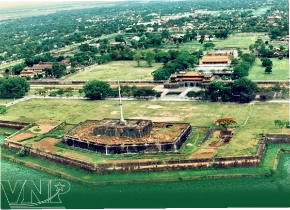 Những nét chạm khắc tinh tế trên các công trình tại Citadelle Huế