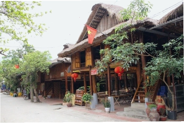 Những ngôi nhà sàn cổ kính tại Bản Lác Mai Châu