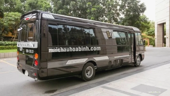Những ngôi nhà sàn cổ kính tại Bản Lác Mai Châu