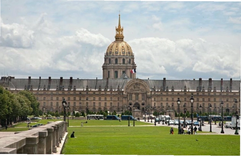 Những quán cà phê vỉa hè đặc trưng của Paris