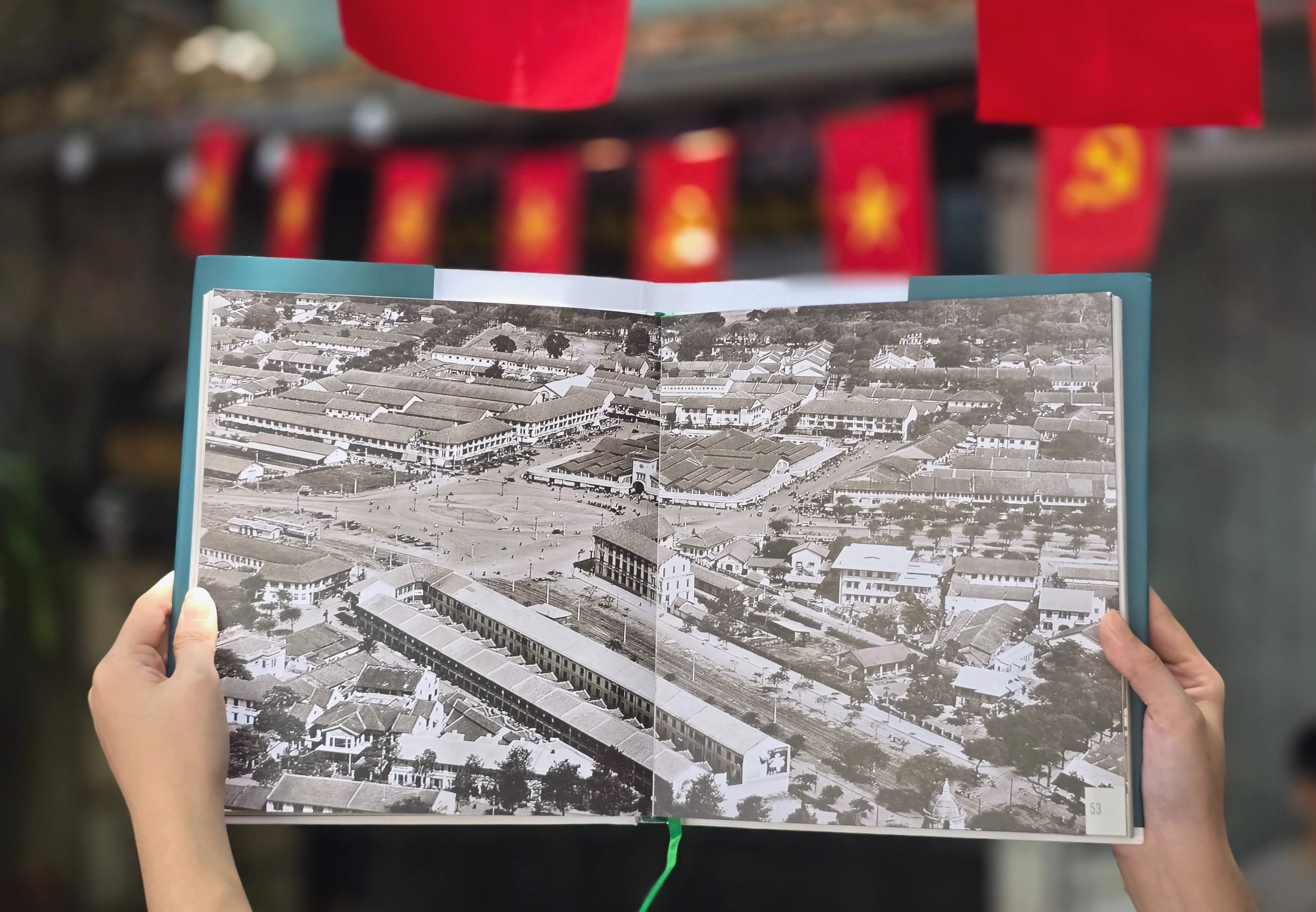 Những tảng đá lớn không thể xê dịch nổi