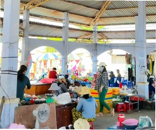 Nông sản tươi ngon tại Chợ Phương Cựu