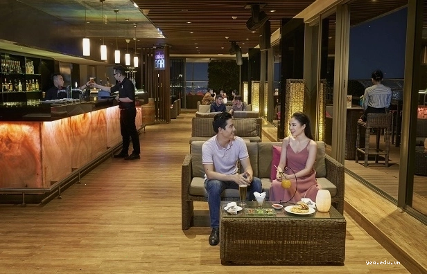 Novotel Danang Premier Han River nhìn ra sông Hàn thơ mộng