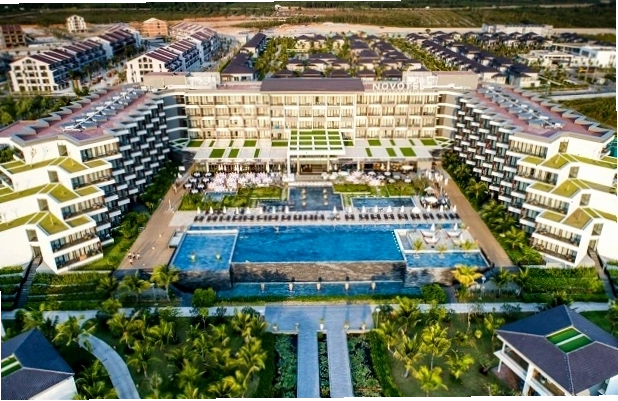 Novotel Phu Quoc Resort với kiến trúc hiện đại và không gian xanh mát