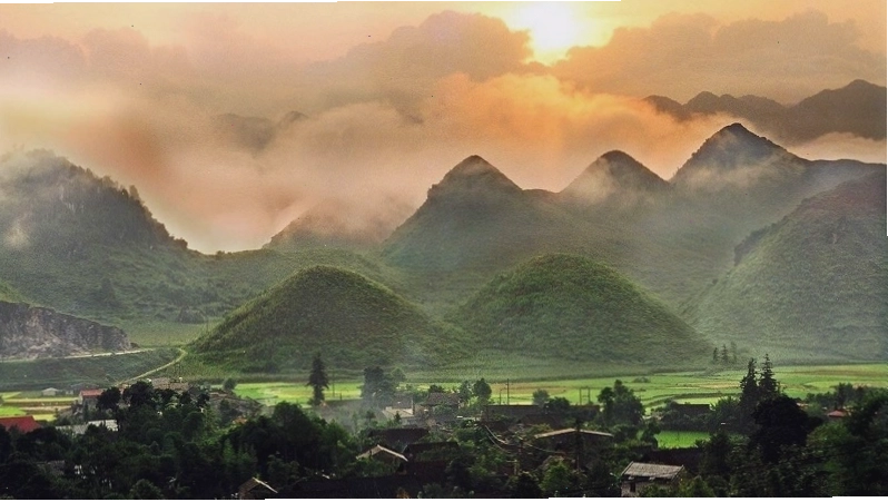 Núi đôi Cô Tiên Quản Bạ với vẻ đẹp kỳ ảo