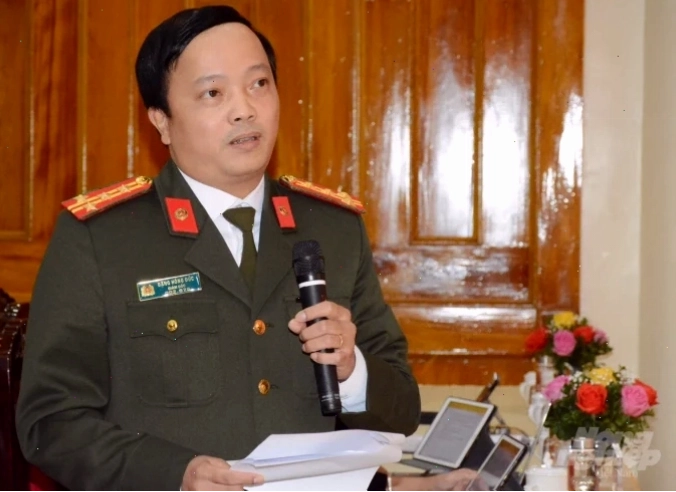 Ông Đặng Hồng Đức - GĐ Công an tỉnh Yên Bái trả lời ý kiến cử tri