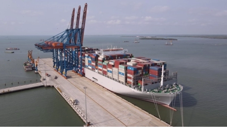 OOCL SPAIN cập cảng Cái Mép - Thị Vải, Việt Nam