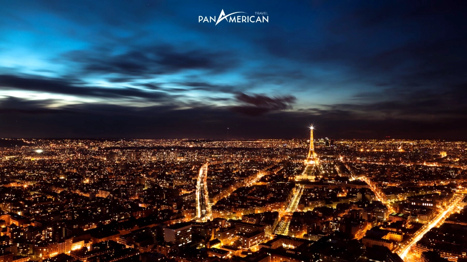 Paris sáng rực về đêm