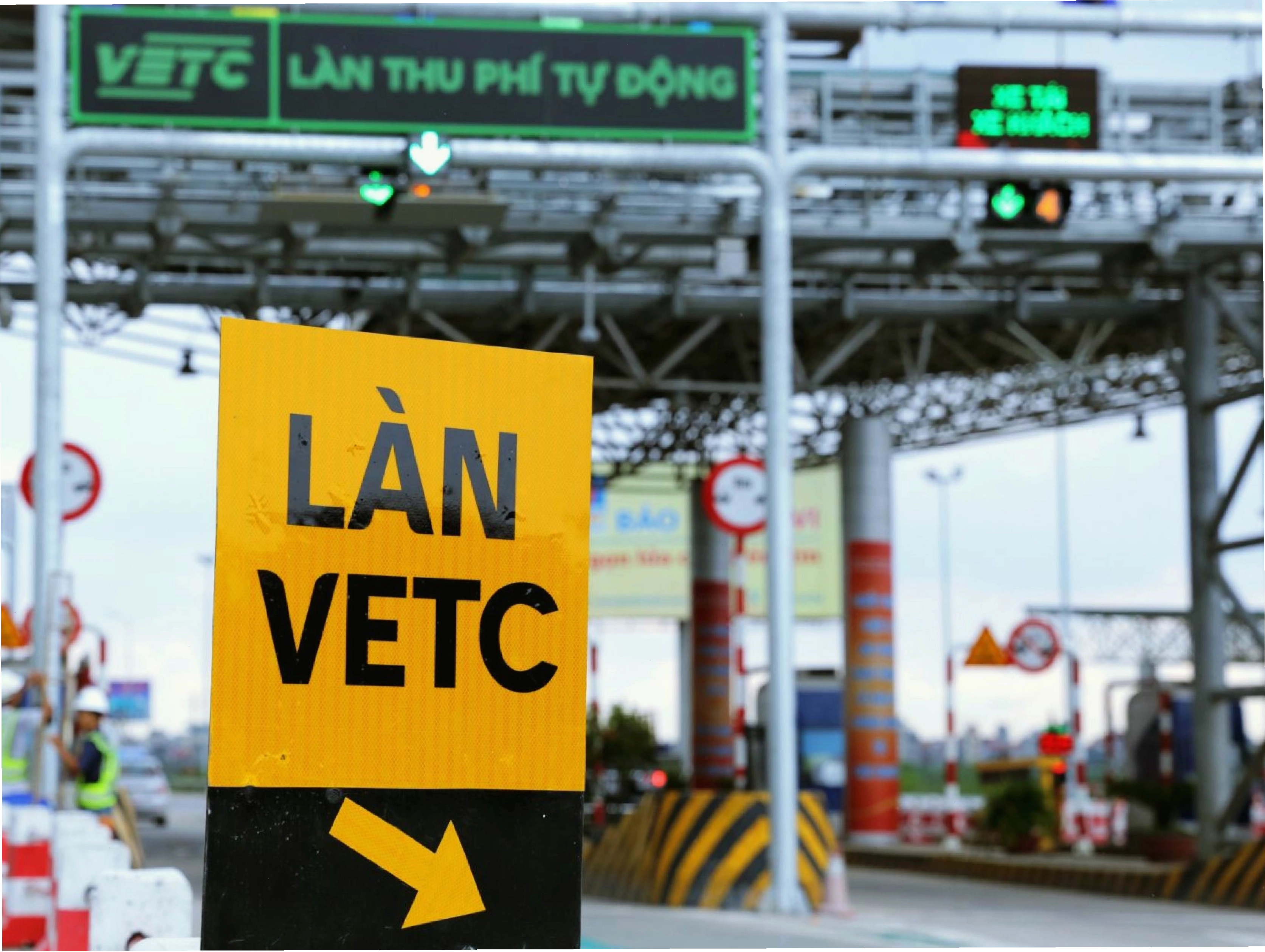 Phân biệt làn thu phí không dừng ETC và làn thu phí một dừng MTC