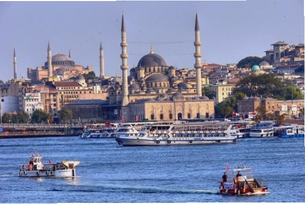 Phần lãnh thổ chính của Thổ Nhĩ Kỳ là bán đảo Anatolia ở phía Tây Nam châu Á