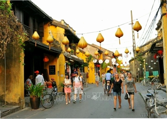 Phố cổ Hội An lung linh trong ánh đèn lồng