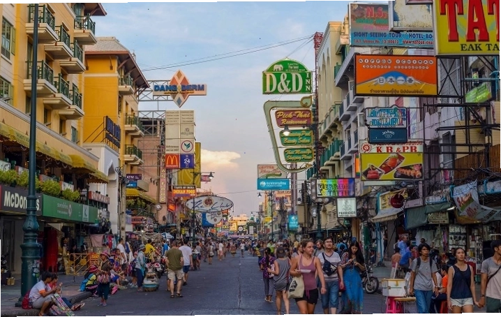 Phố Khao San là điểm đến sôi động, nổi tiếng tại Bangkok