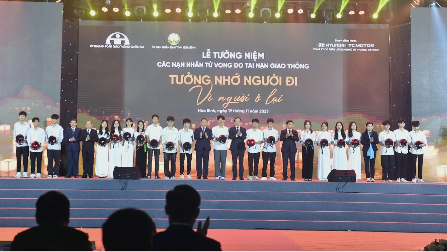 Phó Thủ tướng Chính phủ Trần Lưu Quang phát biểu tại Lễ tưởng niệm