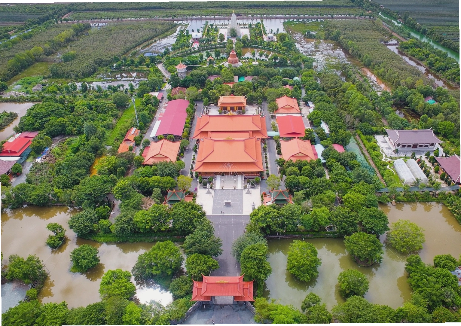 Pho tượng Phật Thích Ca Mâu Ni tại Thiền Viện Trúc Lâm Chánh Giác