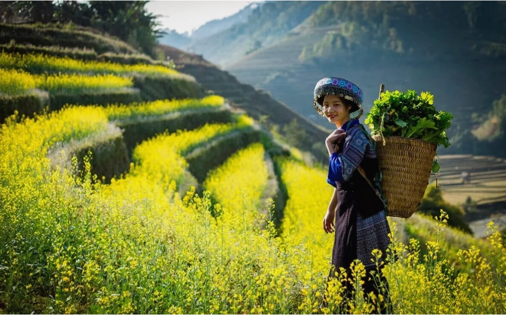 Phong cảnh thiên nhiên đẹp ngất ngây cùng vẻ đẹp mộc mạc của người dân Tây Bắc