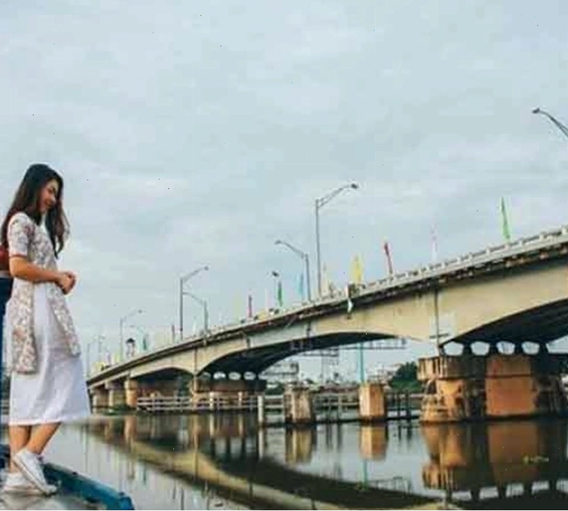 Phong cảnh thơ mộng bên bờ sông tại cảng biển Tân Tập