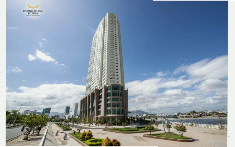 Phòng Deluxe Ocean View tại Mường Thanh Luxury Khánh Hòa với tầm nhìn thẳng ra biển