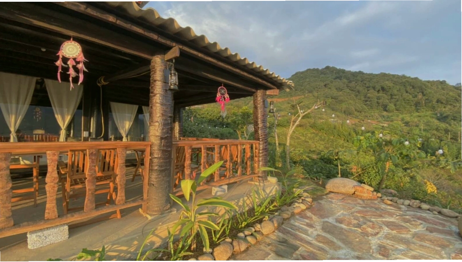 Phòng Double Superior tại Cam's House Tà Xùa với view thung lũng