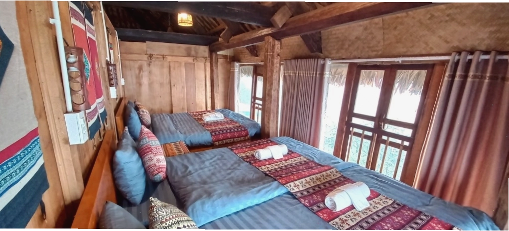 Phòng gia đình nhà sàn cộng đồng tại Tà Xùa Ecolodge