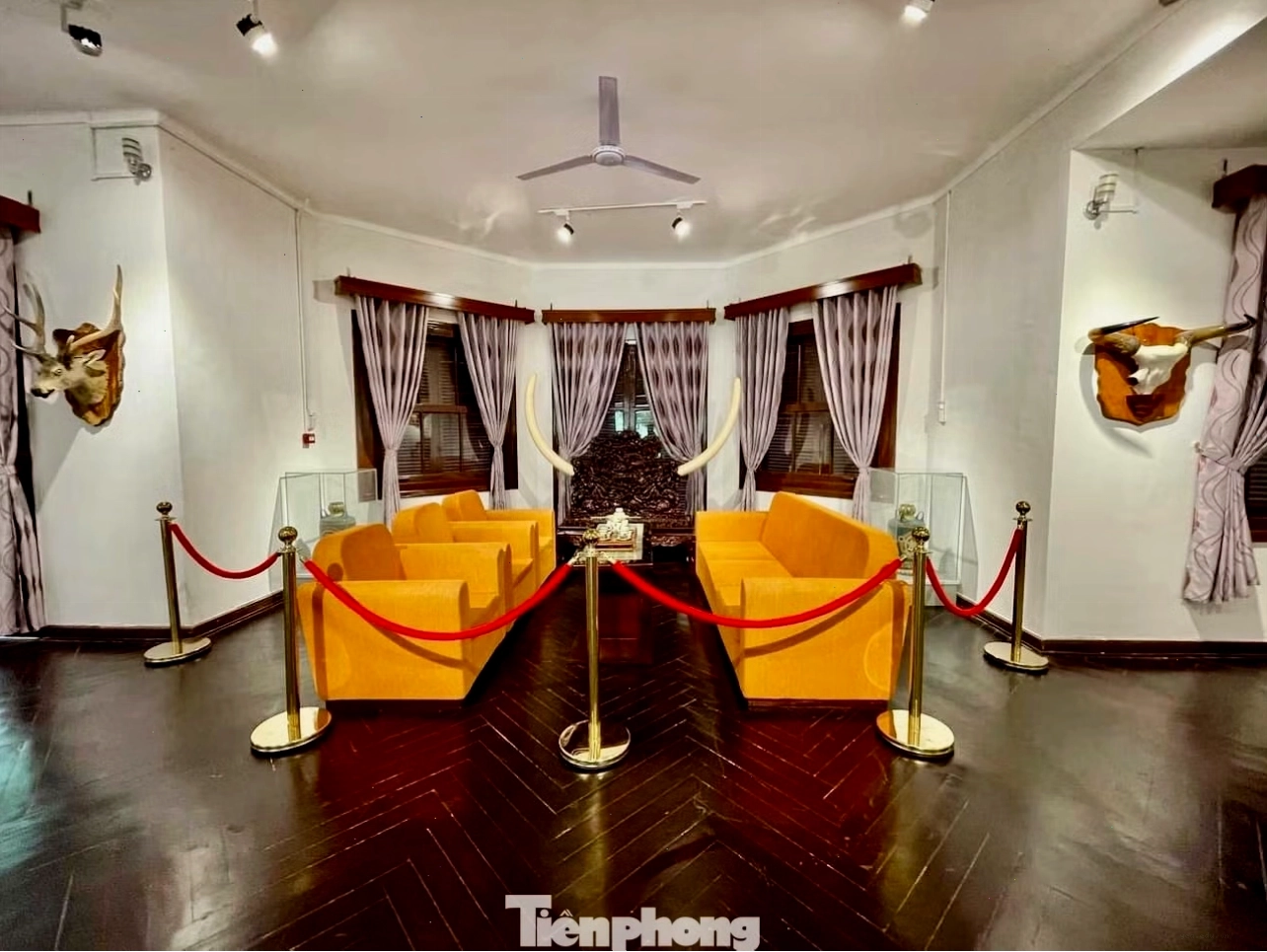 Phòng khách trong Biệt điện Bảo Đại