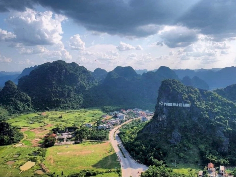Phong Nha Kẻ Bàng là sự hài hòa giữa núi rừng hùng vĩ và hệ thống hang động độc đáo