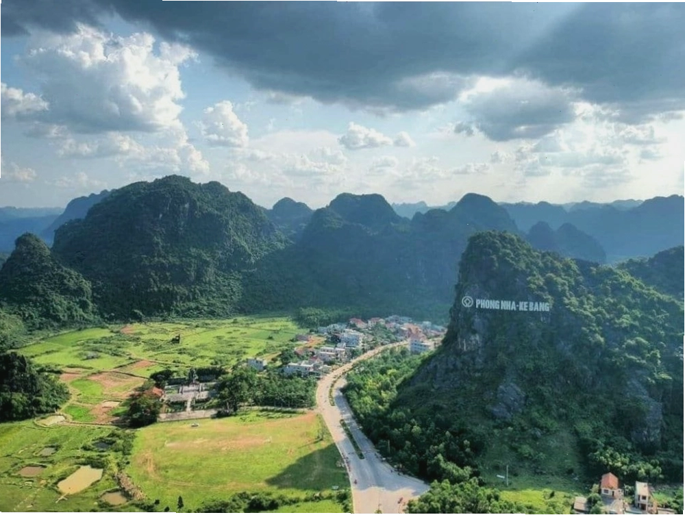 Phong Nha Kẻ Bàng là sự hài hòa giữa núi rừng hùng vĩ và hệ thống hang động độc đáo