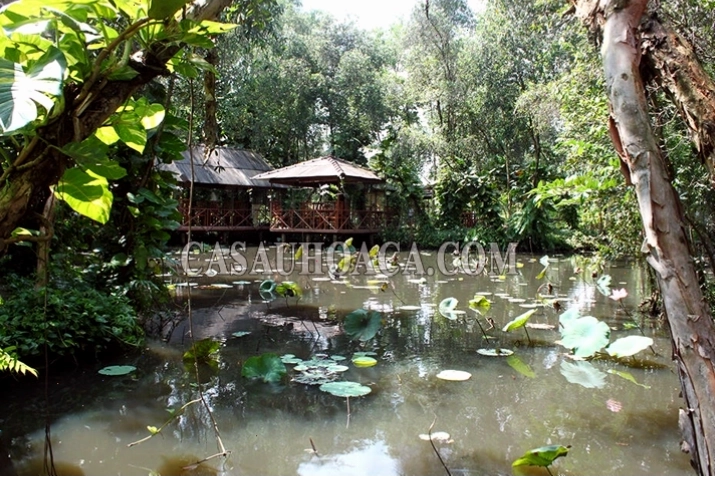 Quán ăn với không gian mở tại Làng Cá Sấu