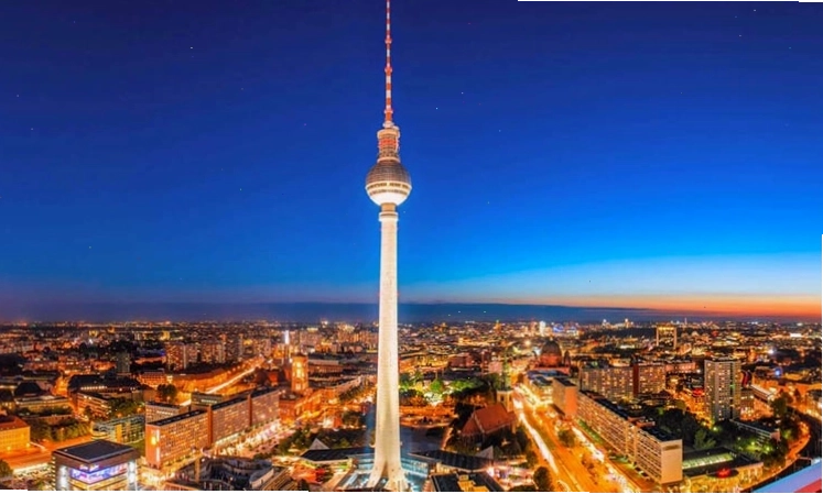 Quang cảnh nhìn từ đài quan sát của Tháp truyền hình Berlin