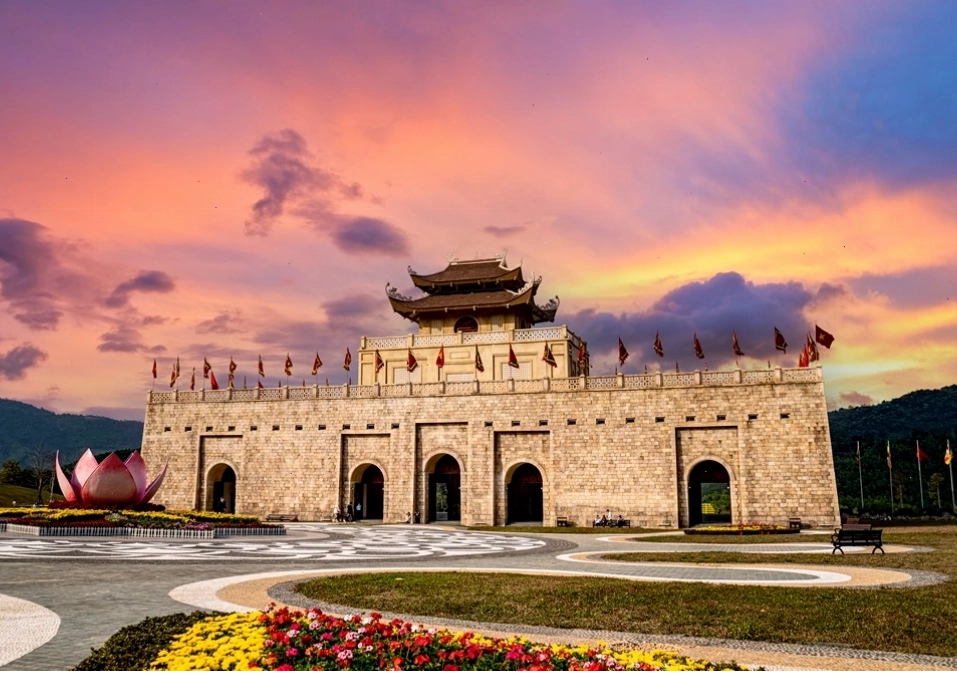 Quang cảnh Tây Yên Tử về đêm