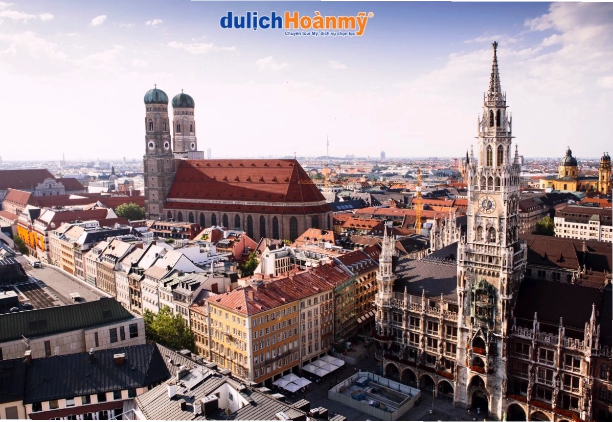 Quảng trường Marienplatz, trung tâm sôi động của thành phố Munich