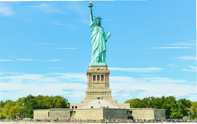 Quảng trường Thời Đại rực rỡ về đêm tại New York
